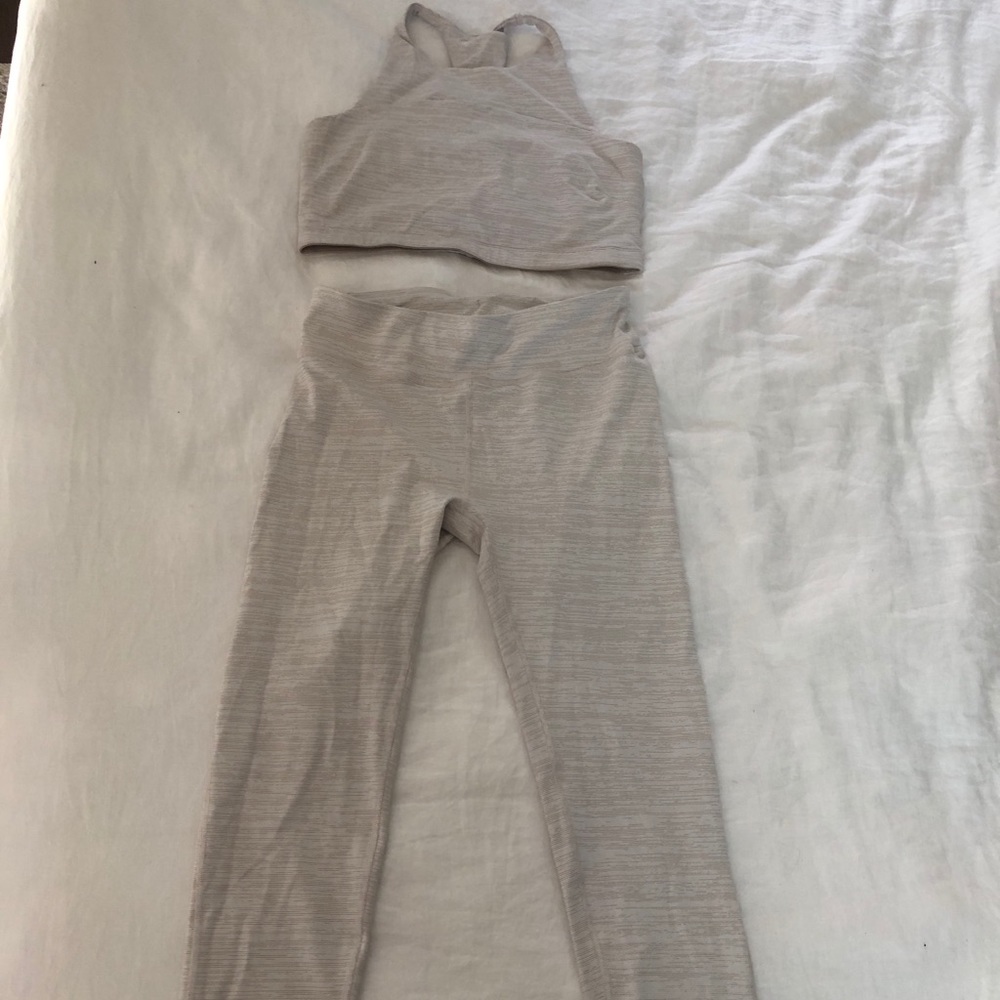 Outdoor Voices TechSweat Flex Set in White Sand